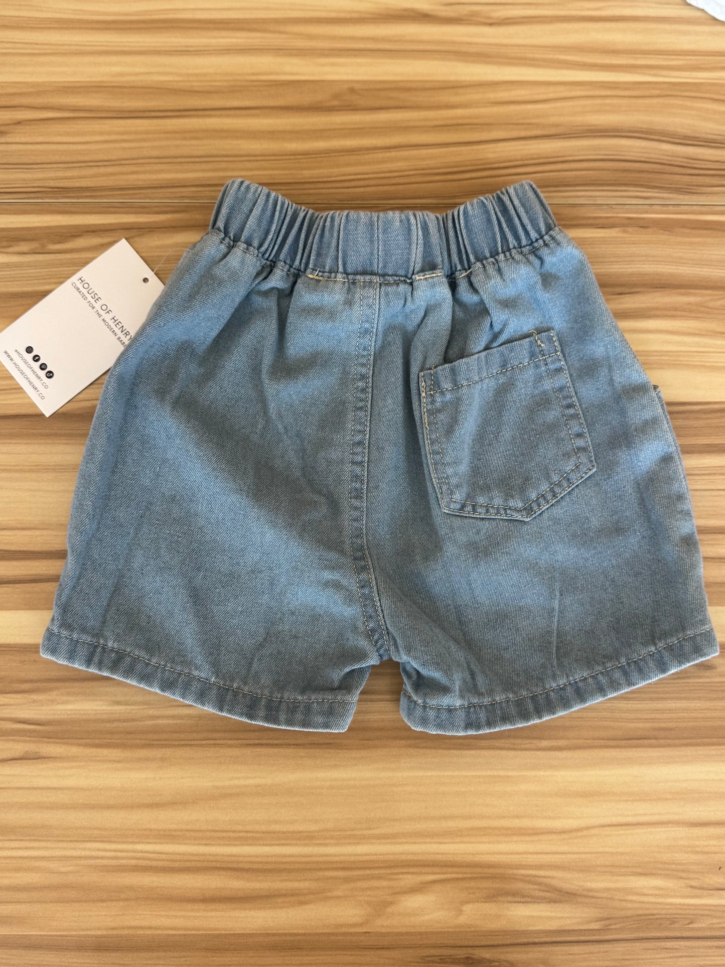 Light wash denim short